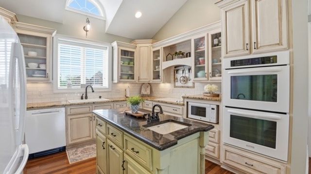 102 Highpoint Blvd, Tullahoma, TN 37388