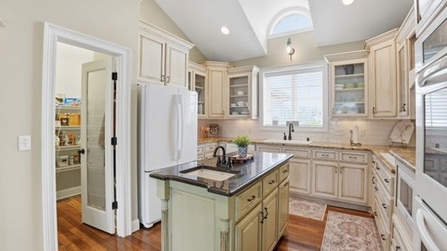 102 Highpoint Blvd, Tullahoma, TN 37388