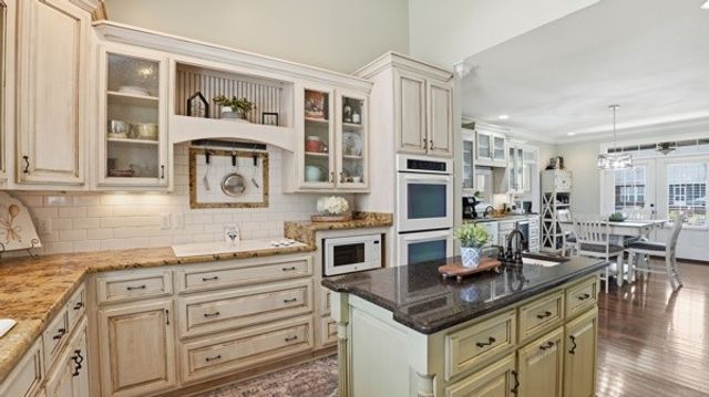102 Highpoint Blvd, Tullahoma, TN 37388