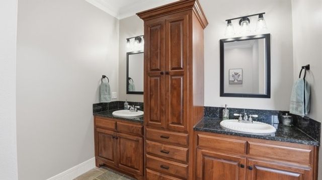 102 Highpoint Blvd, Tullahoma, TN 37388