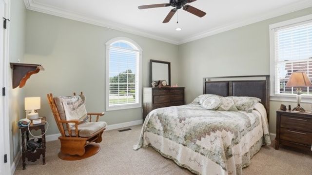 102 Highpoint Blvd, Tullahoma, TN 37388