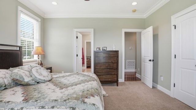 102 Highpoint Blvd, Tullahoma, TN 37388