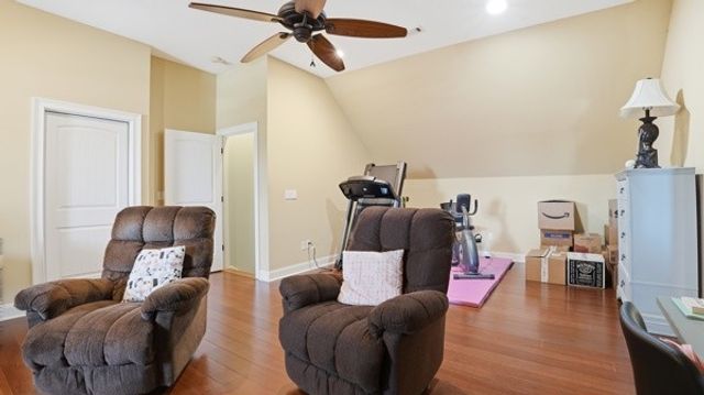 102 Highpoint Blvd, Tullahoma, TN 37388