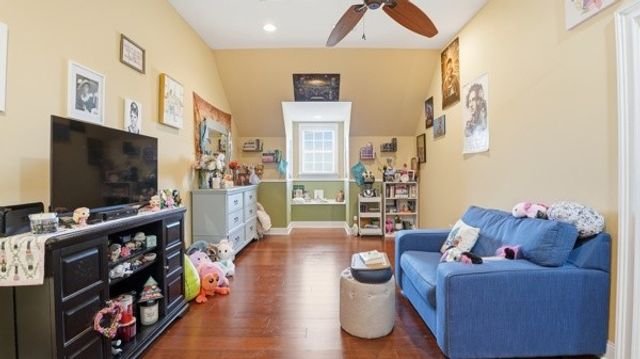 102 Highpoint Blvd, Tullahoma, TN 37388