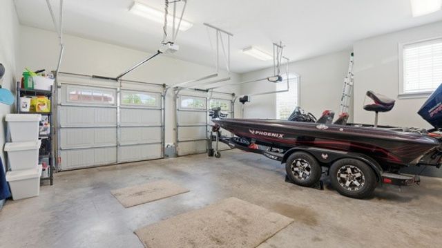 102 Highpoint Blvd, Tullahoma, TN 37388