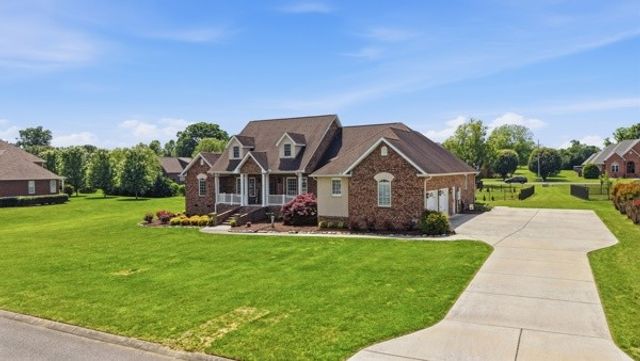 102 Highpoint Blvd, Tullahoma, TN 37388
