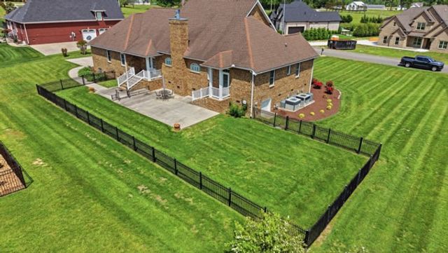 102 Highpoint Blvd, Tullahoma, TN 37388