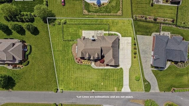 102 Highpoint Blvd, Tullahoma, TN 37388