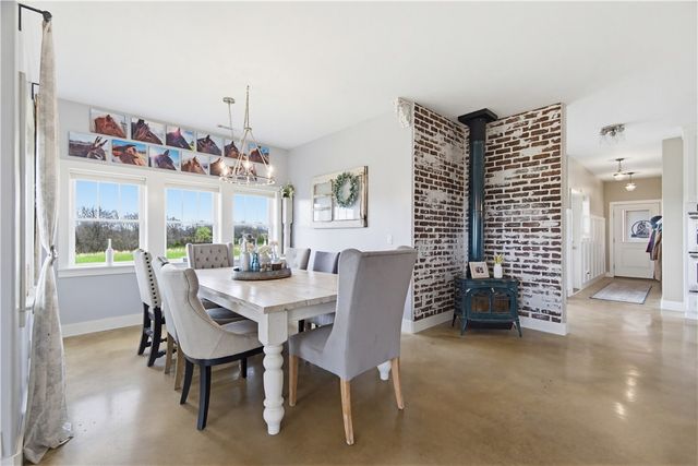 16000 Peterson Road, Gentry, AR 72734