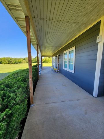 16000 Peterson Road, Gentry, AR 72734