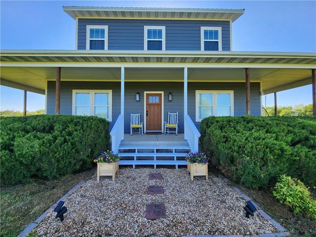 16000 Peterson Road, Gentry, AR 72734