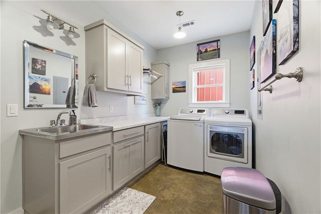 16000 Peterson Road, Gentry, AR 72734