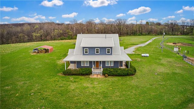 16000 Peterson Road, Gentry, AR 72734