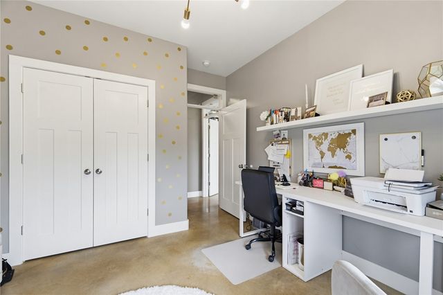 16000 Peterson Road, Gentry, AR 72734