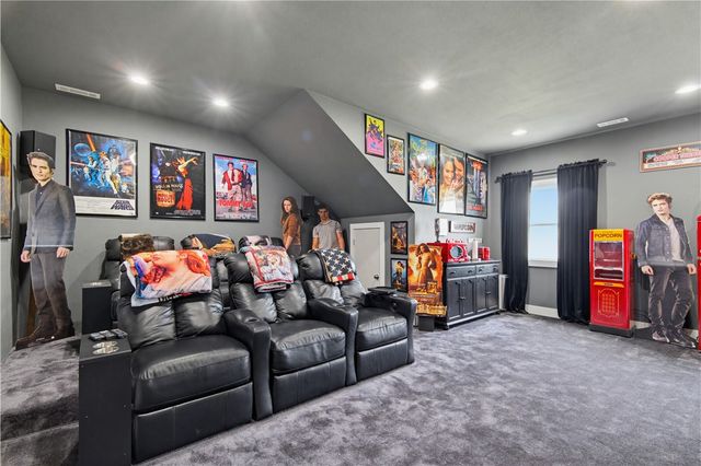 16000 Peterson Road, Gentry, AR 72734