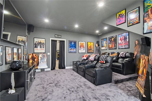 16000 Peterson Road, Gentry, AR 72734