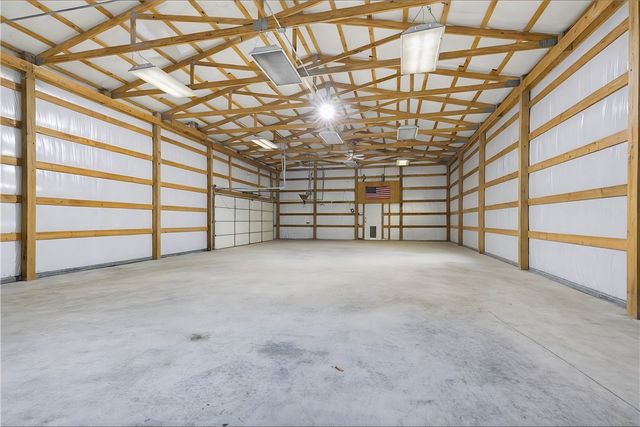 16000 Peterson Road, Gentry, AR 72734