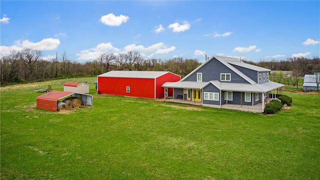 16000 Peterson Road, Gentry, AR 72734