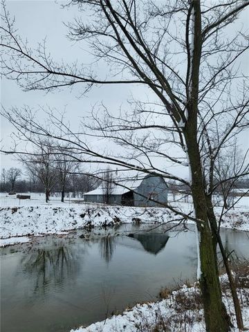 16000 Peterson Road, Gentry, AR 72734