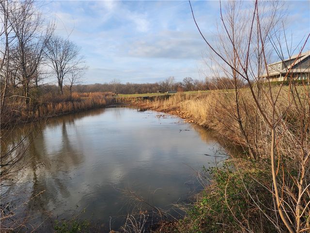 16000 Peterson Road, Gentry, AR 72734