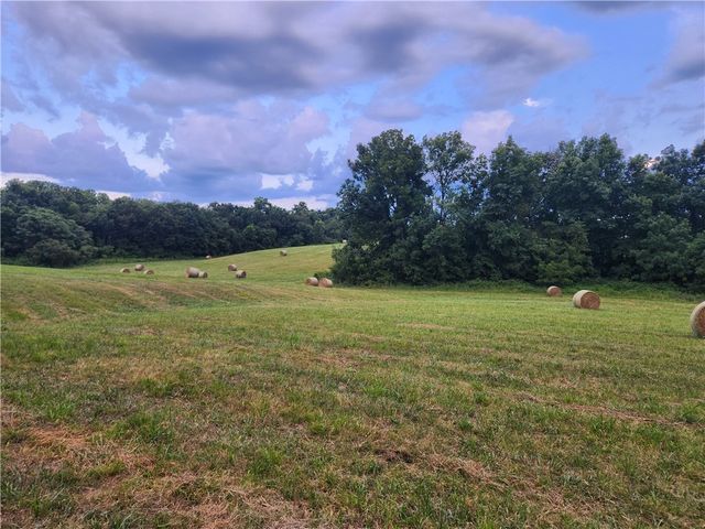 16000 Peterson Road, Gentry, AR 72734