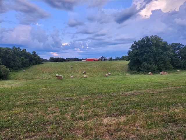 16000 Peterson Road, Gentry, AR 72734