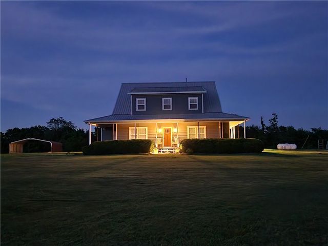 16000 Peterson Road, Gentry, AR 72734