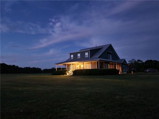 16000 Peterson Road, Gentry, AR 72734