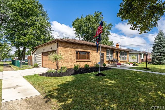 200 Lou Ann Dr, Cheektowaga, NY 14043