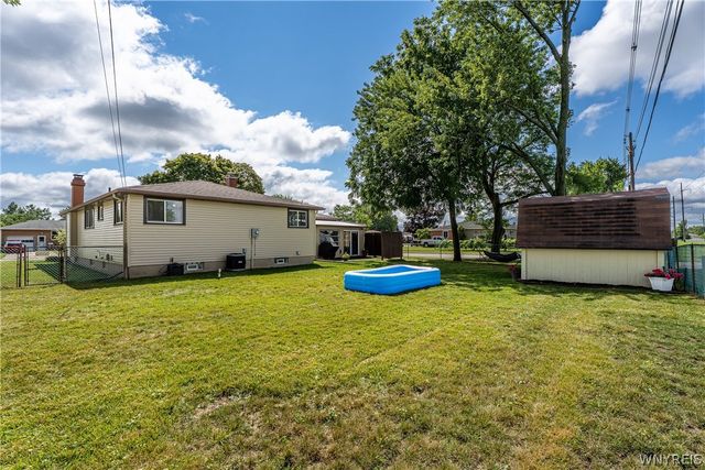 200 Lou Ann Dr, Cheektowaga, NY 14043