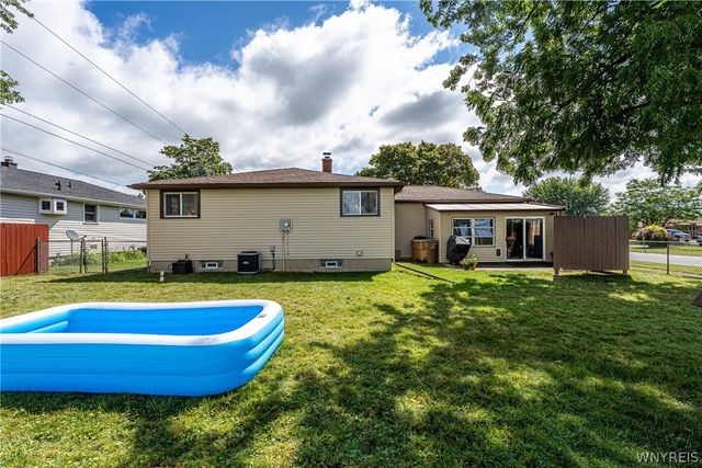 200 Lou Ann Dr, Cheektowaga, NY 14043