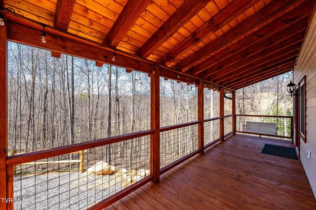 1135 Cherry Springs Lane, Trade, TN 37691