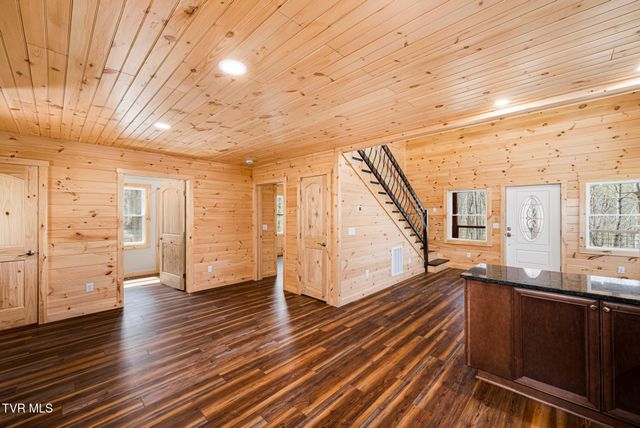 1135 Cherry Springs Lane, Trade, TN 37691