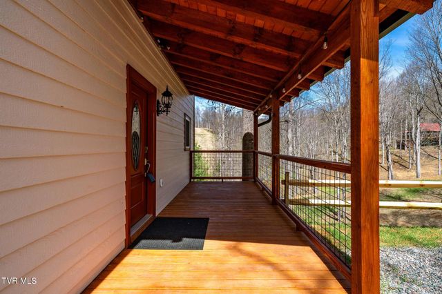1135 Cherry Springs Lane, Trade, TN 37691