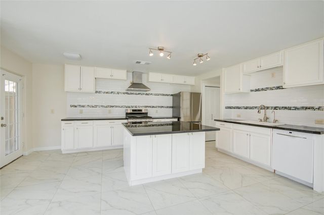 4427 Waterfall Way, Sugar Land, TX 77479