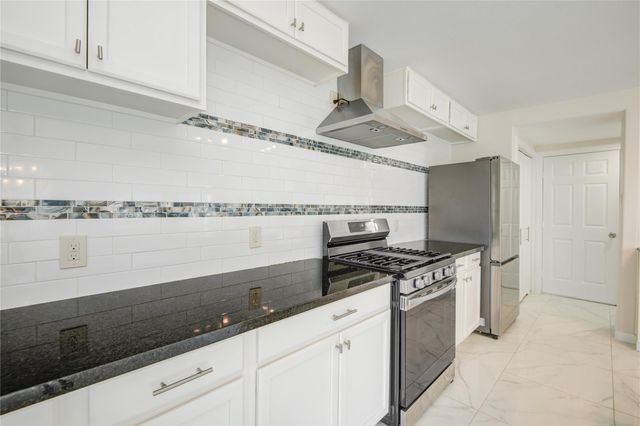 4427 Waterfall Way, Sugar Land, TX 77479