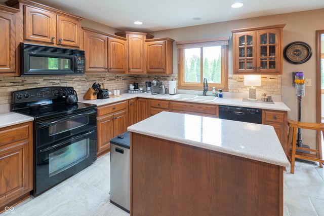 2603 Waldon Drive, Greenwood, IN 46143