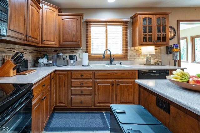 2603 Waldon Drive, Greenwood, IN 46143