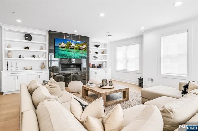 110 Mason Court 5F, Haworth, NJ 07641