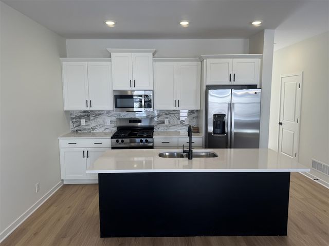 1987 S Shorewood Lane, Holland, MI 49423