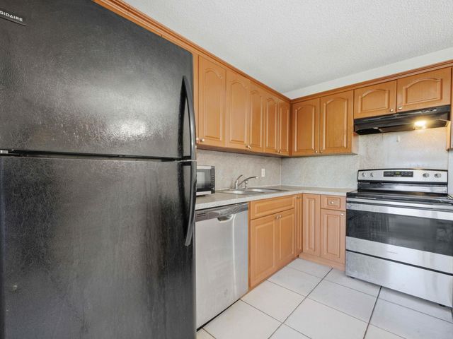 6345 RED PINE Lane A, Greenacres, FL 33415