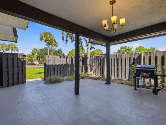 6345 RED PINE Lane A, Greenacres, FL 33415