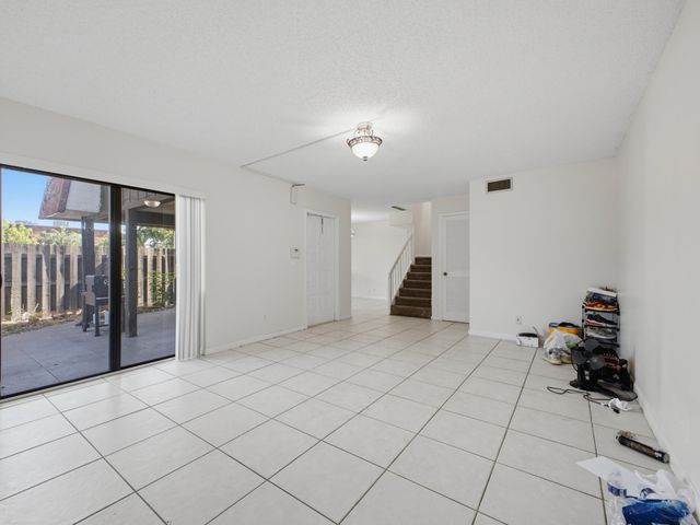 6345 RED PINE Lane A, Greenacres, FL 33415