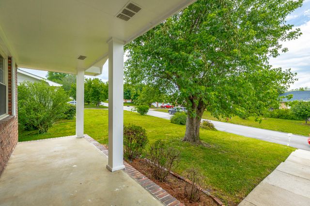 2520 Sharron Drive, Chattanooga, TN 37421