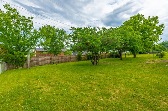 2520 Sharron Drive, Chattanooga, TN 37421