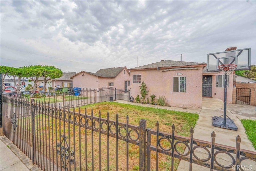 6631 El Selinda Avenue, Bell Gardens, CA 90201 — exterior