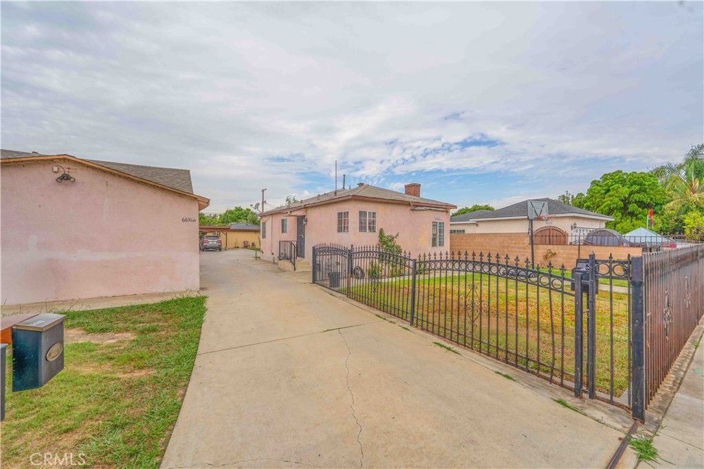 6631 El Selinda Avenue, Bell Gardens, CA 90201 — photo 2