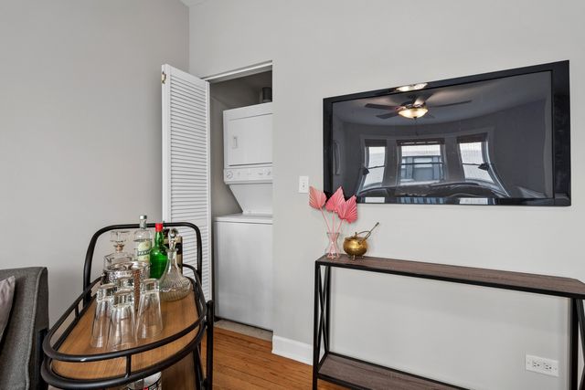 4638 N Albany Avenue 1E, Chicago, IL 60625