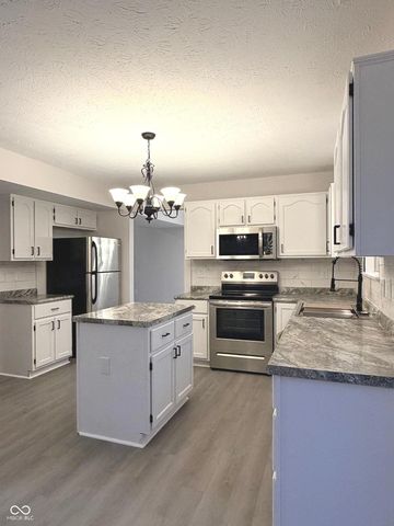 7260 Bradford Woods Way, Indianapolis, IN 46268