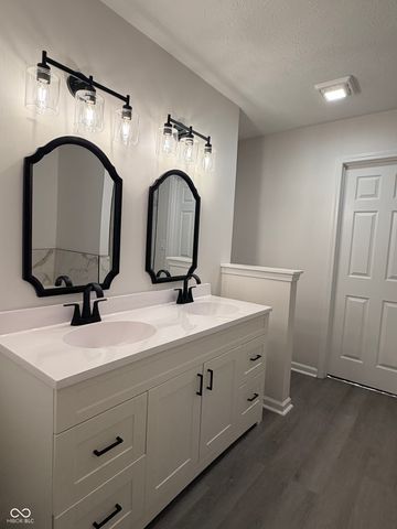 7260 Bradford Woods Way, Indianapolis, IN 46268